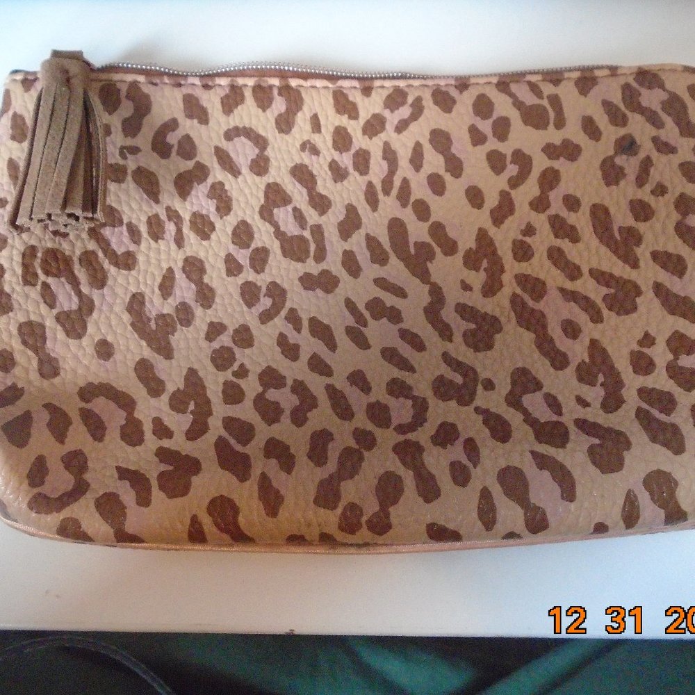 Leopard Print Wristlet